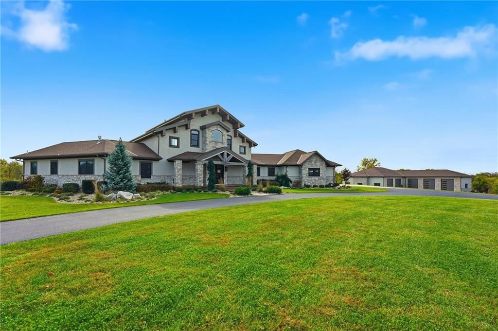 10807 NW Tiffany Springs Road, Kansas City, MO