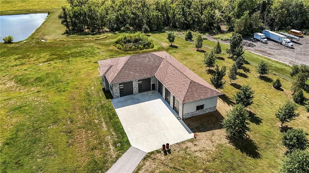 10807 NW Tiffany Springs Road — photo 83