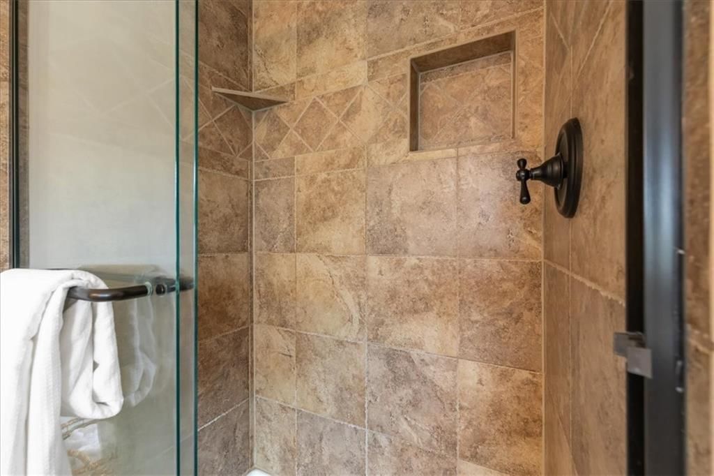 5833 Longview Street — photo 21