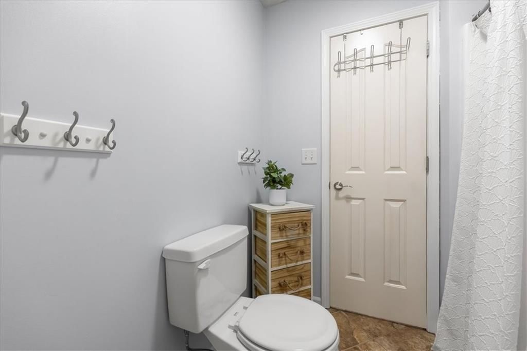 5833 Longview Street — photo 29