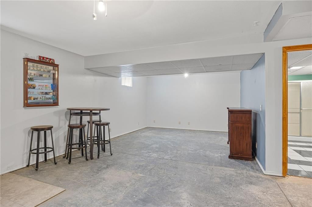 206 Oberlin Street — photo 25