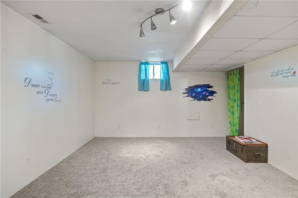 206 Oberlin Street — photo 30