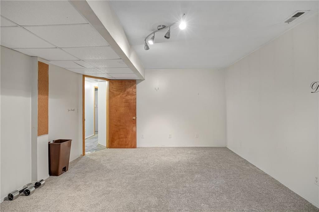 206 Oberlin Street — photo 31