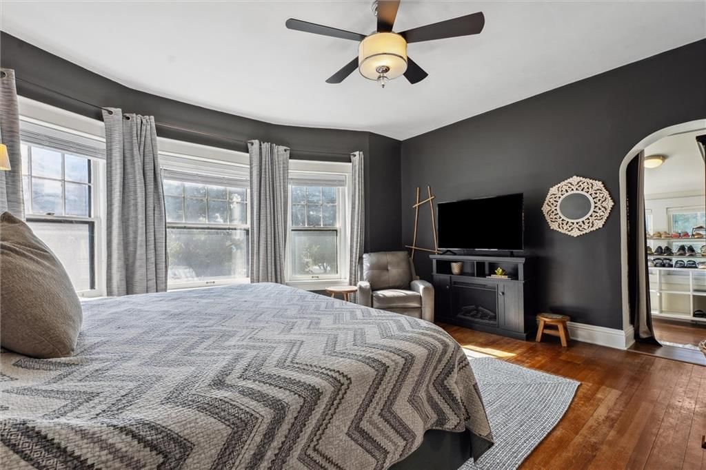 909 W 38th Street — photo 17