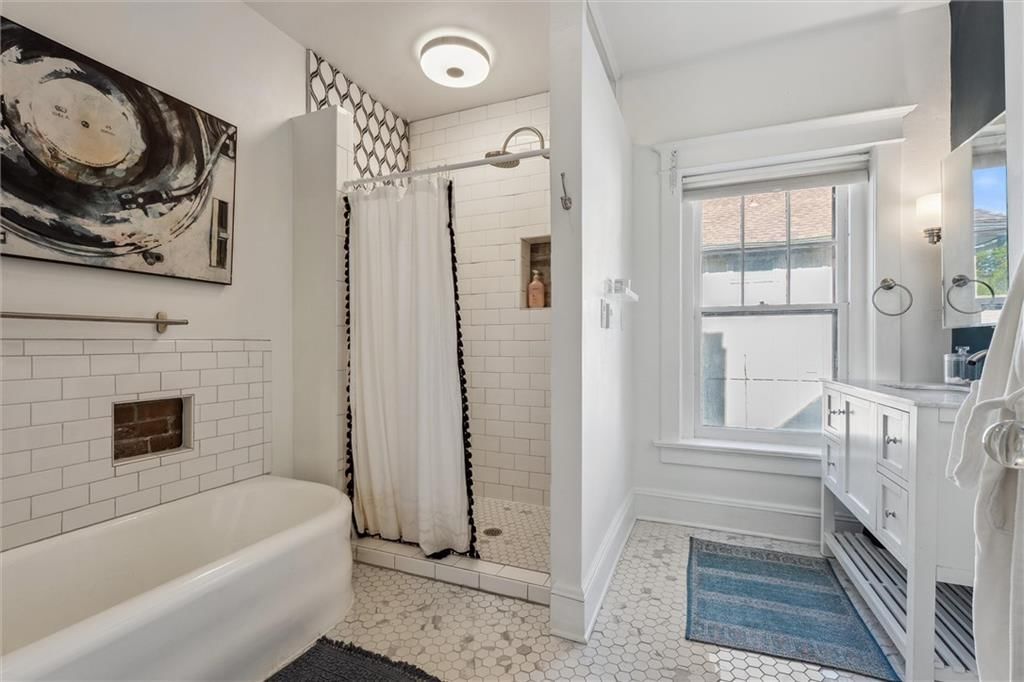 909 W 38th Street — photo 19