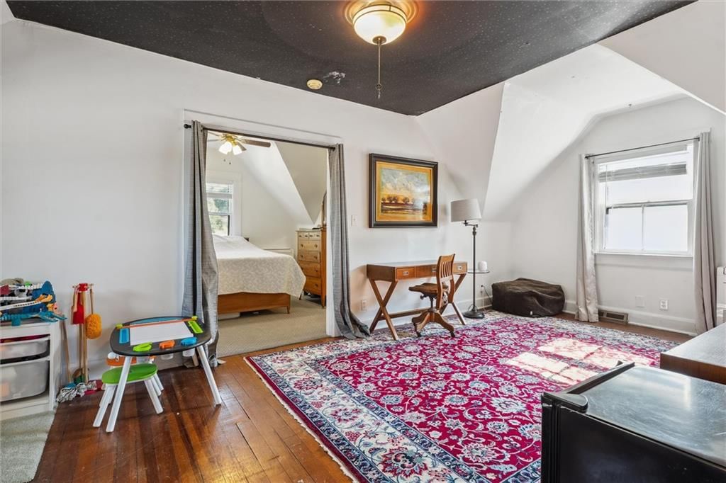 909 W 38th Street — photo 26