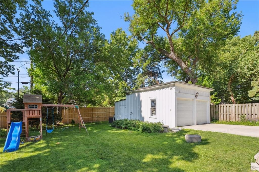 909 W 38th Street — photo 33