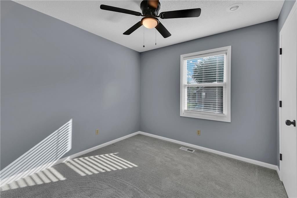 1220 NE Hendrix Drive — photo 16