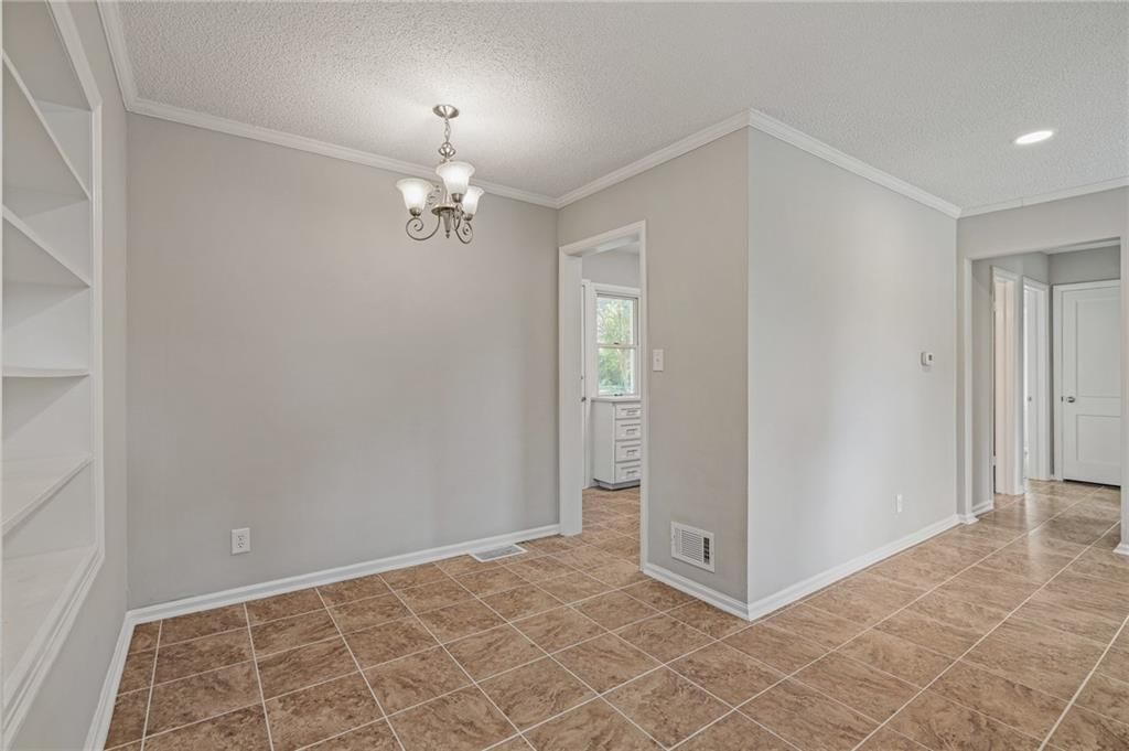 4013 Crestview Road — photo 8