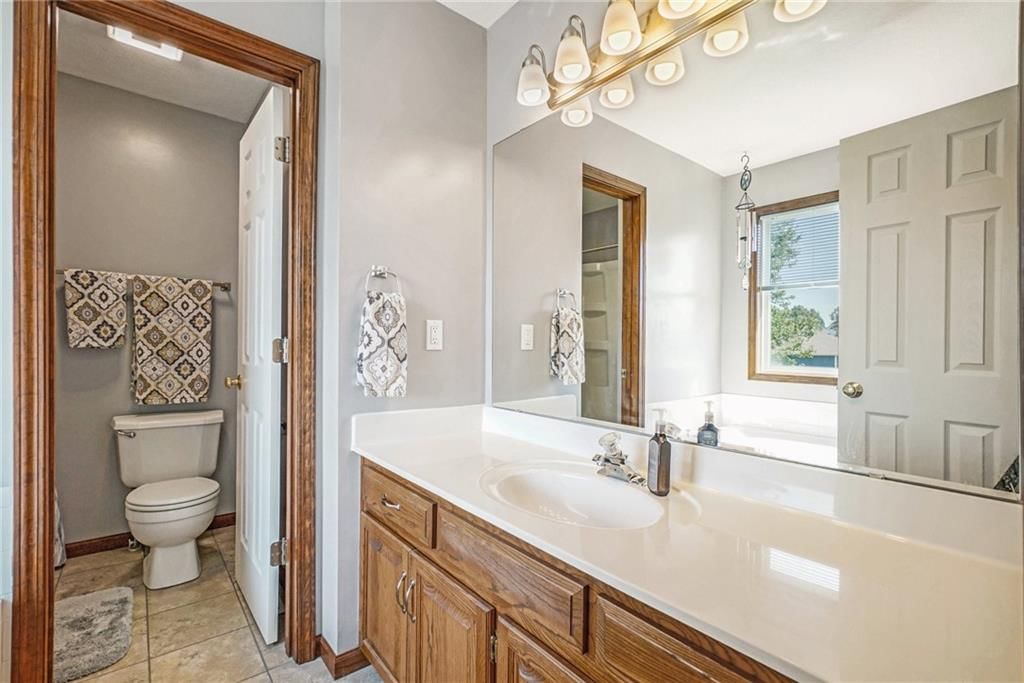 220 Woodhaven Drive — photo 17
