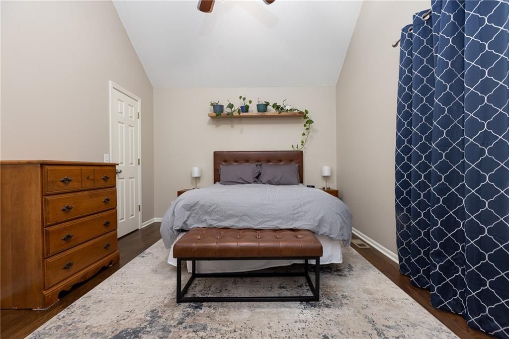 4905 N Beacon Avenue — photo 14
