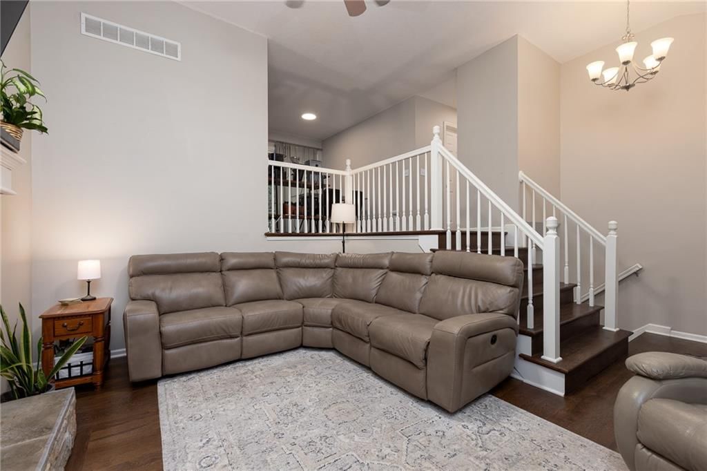 4905 N Beacon Avenue — photo 5