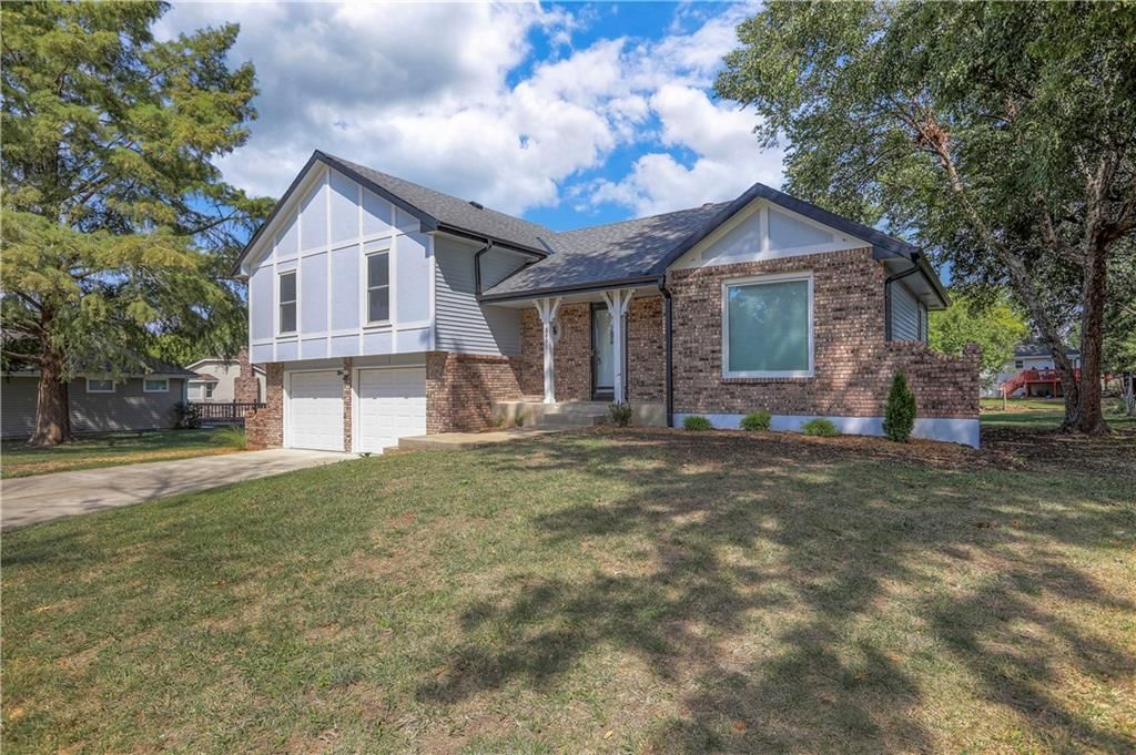 8402 Spring Valley Road — photo 2