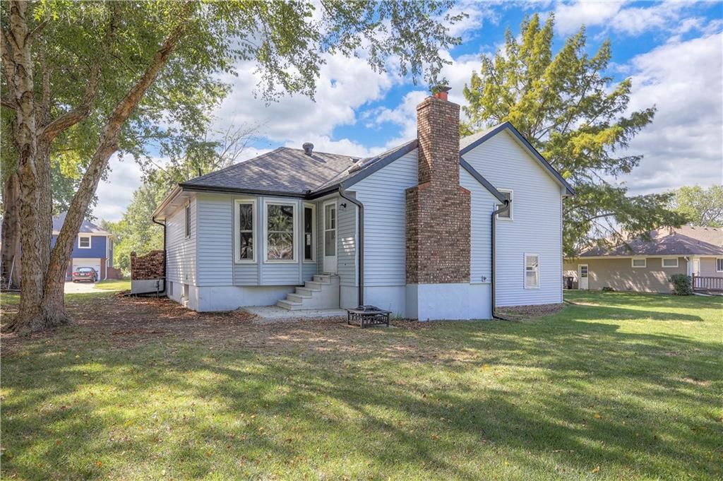 8402 Spring Valley Road — photo 32