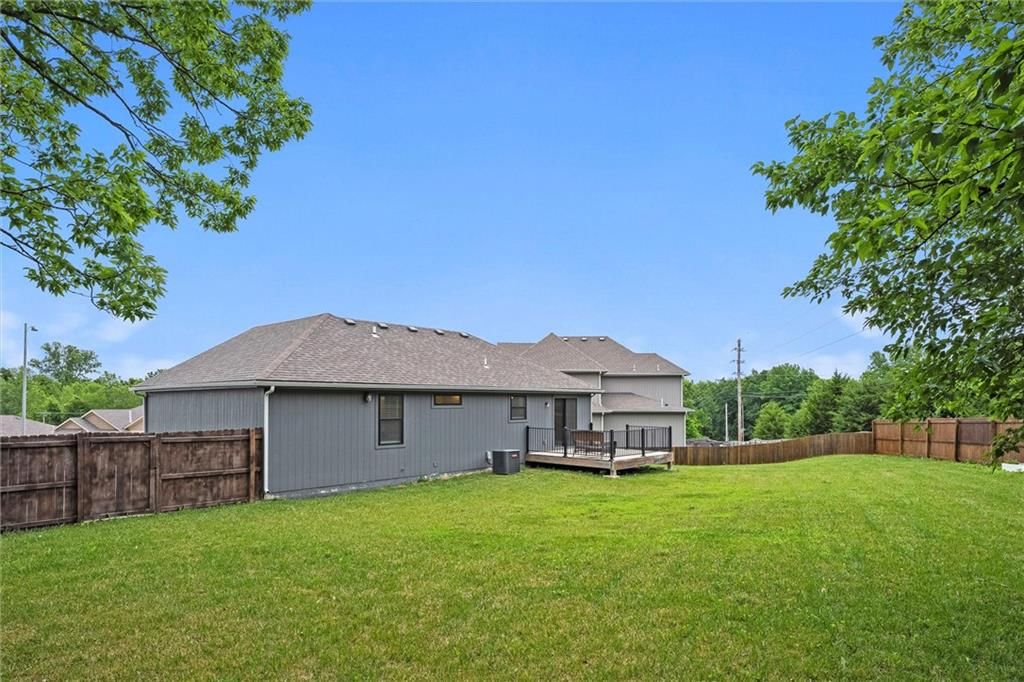1800 NW Mya Court — photo 24