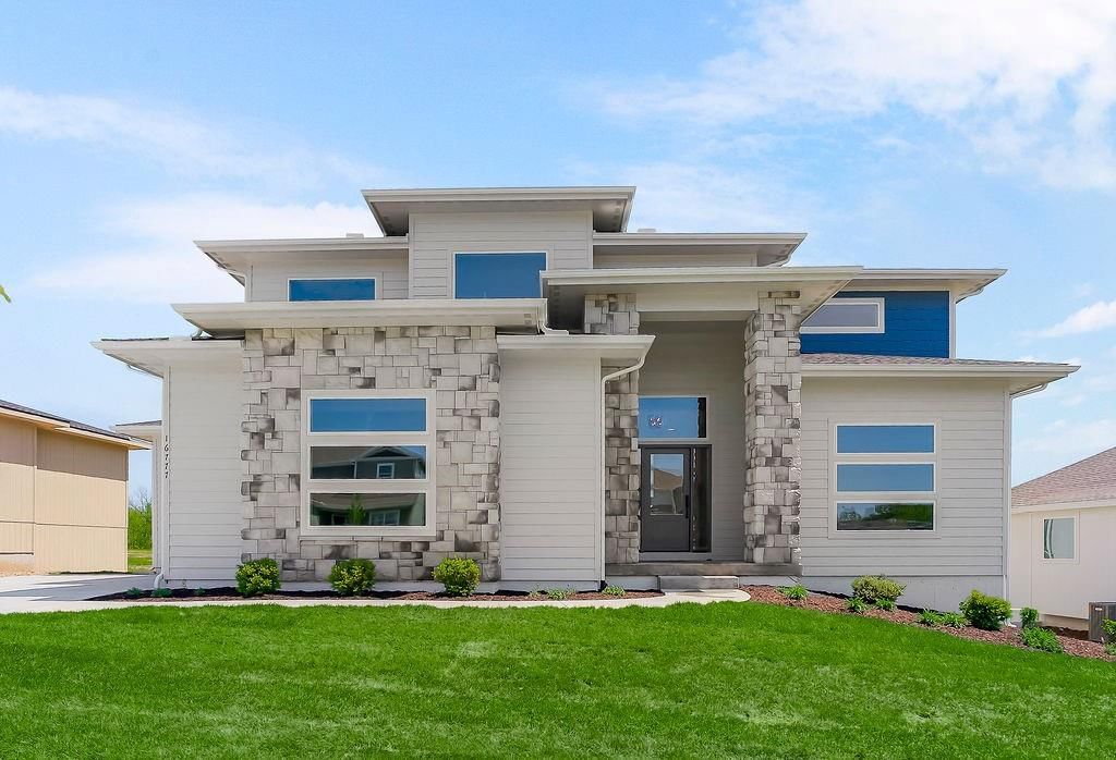 16777 S Twilight Lane, Olathe, KS