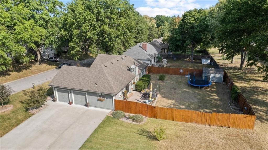 4000 SW 9th Street — photo 3