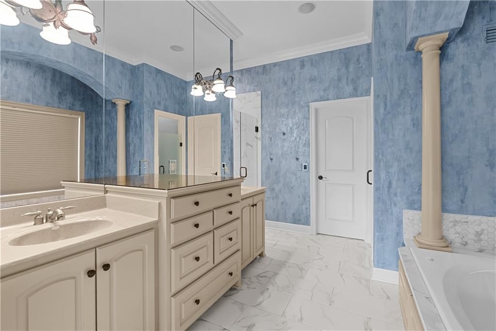 4605 NE DICK HOWSER Circle — photo 24