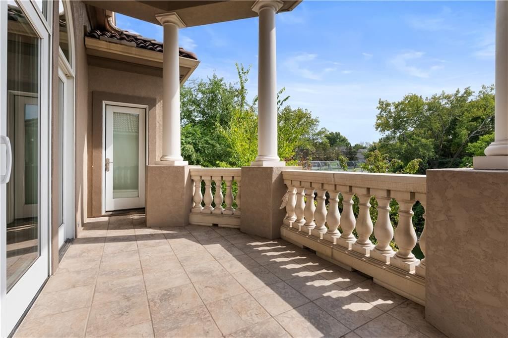 4605 NE DICK HOWSER Circle — photo 45