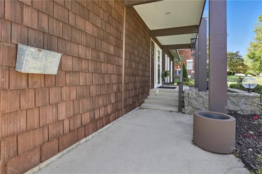 2111 South Street — photo 18