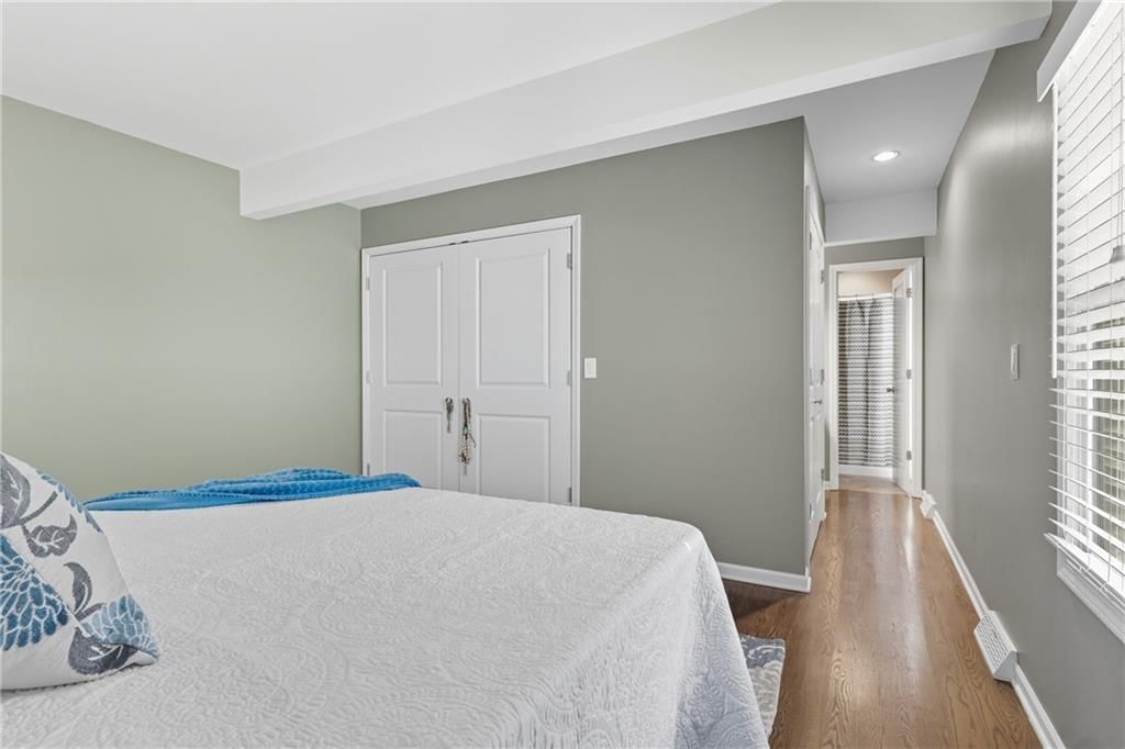 2111 South Street — photo 34