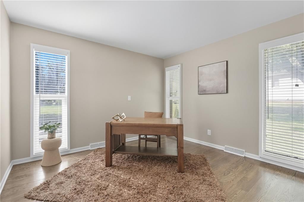 2111 South Street — photo 41