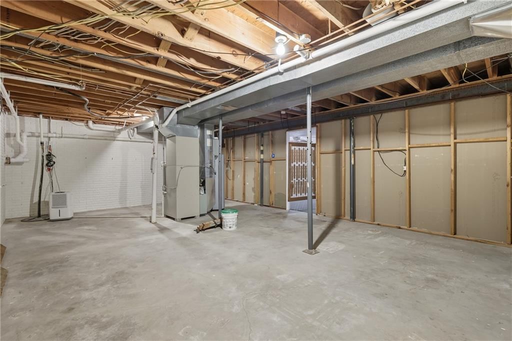2111 South Street — photo 45