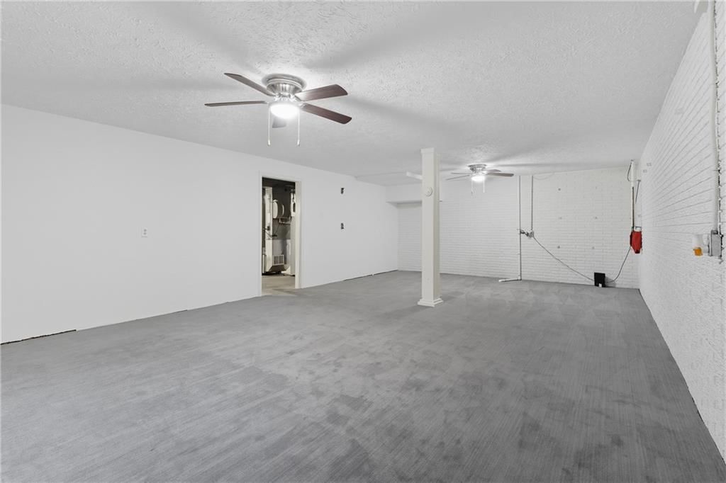 2111 South Street — photo 46