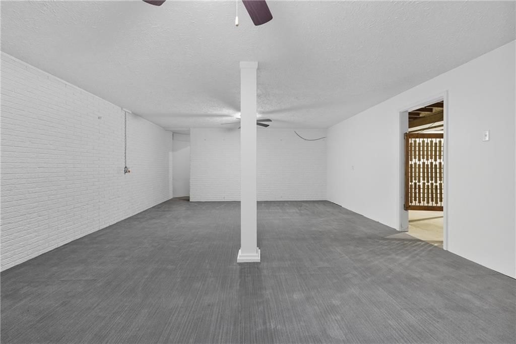2111 South Street — photo 47