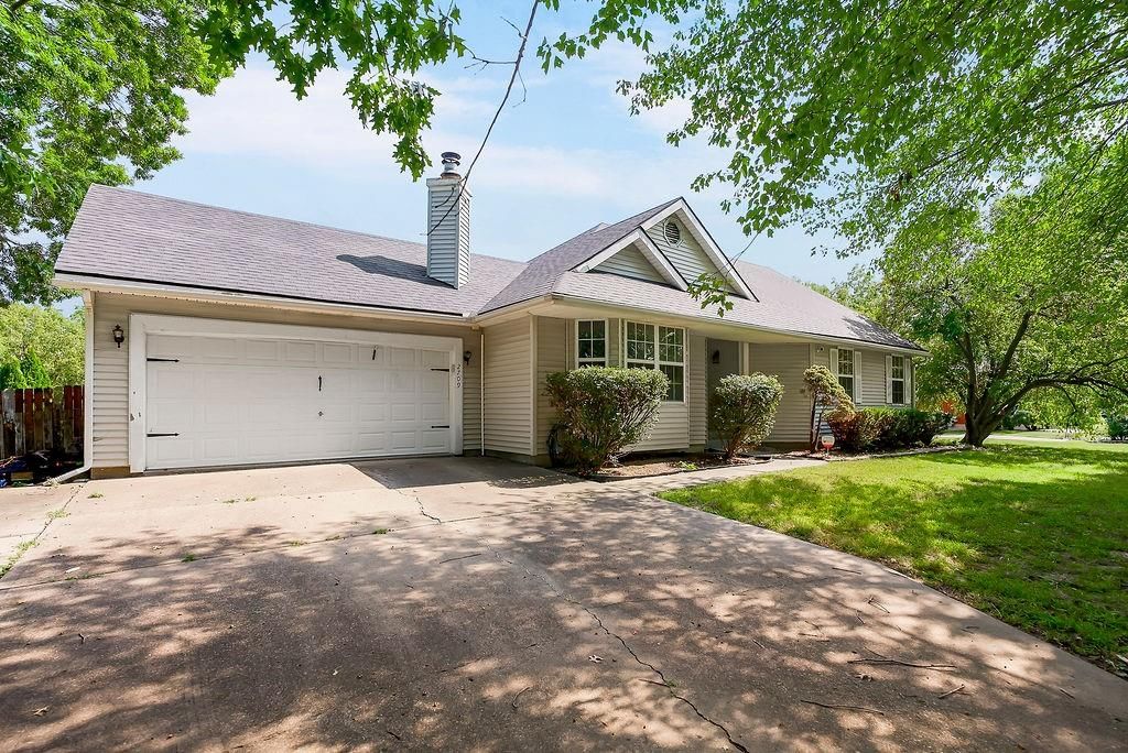 2709 Home Place Street — photo 2
