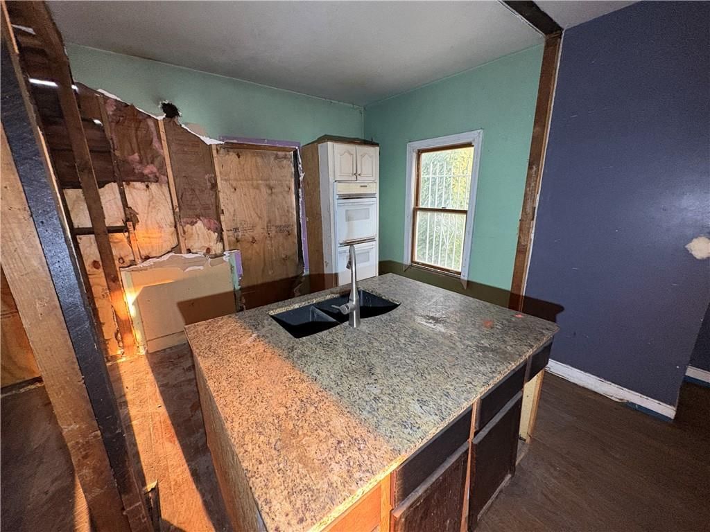 137 S White Avenue — photo 11