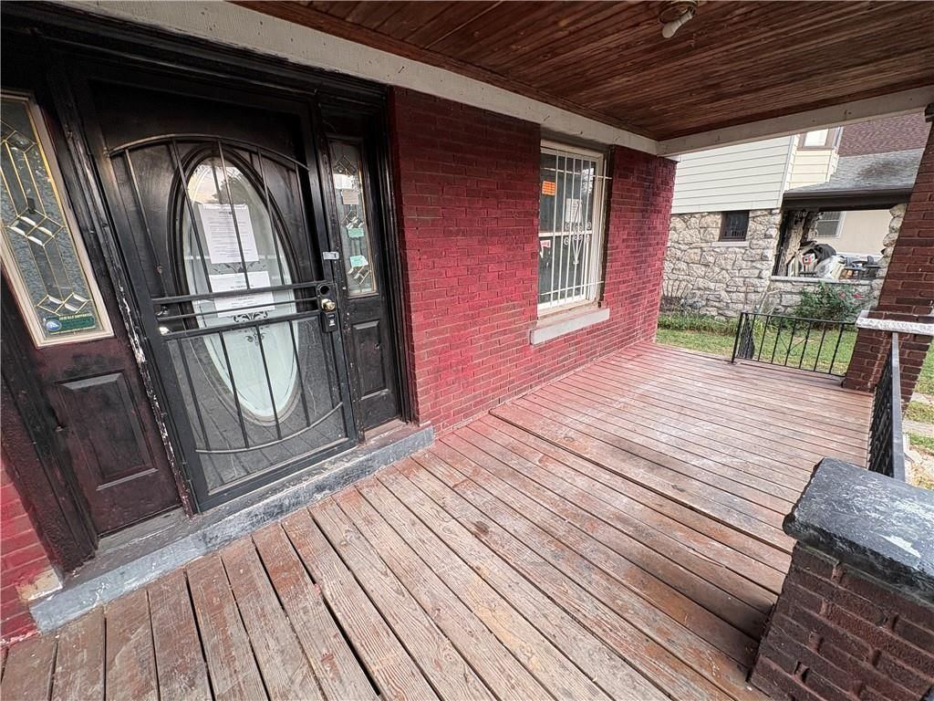 137 S White Avenue — photo 7