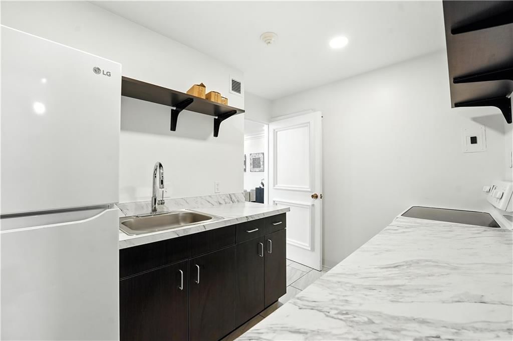 4545 Wornall Road — photo 38