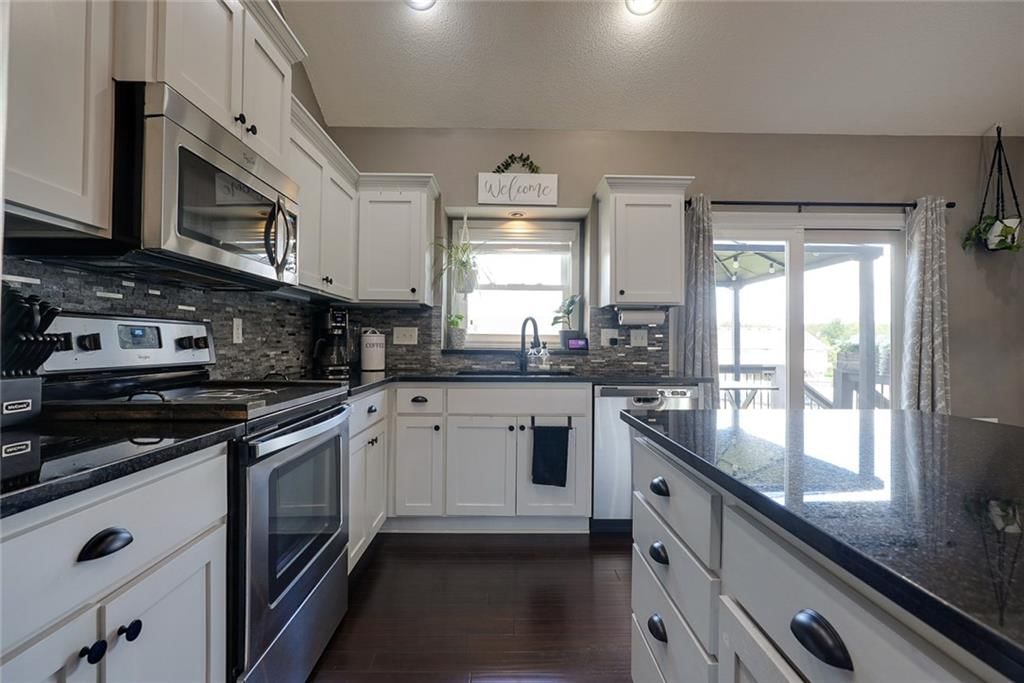 302 NE 5th Street — photo 7
