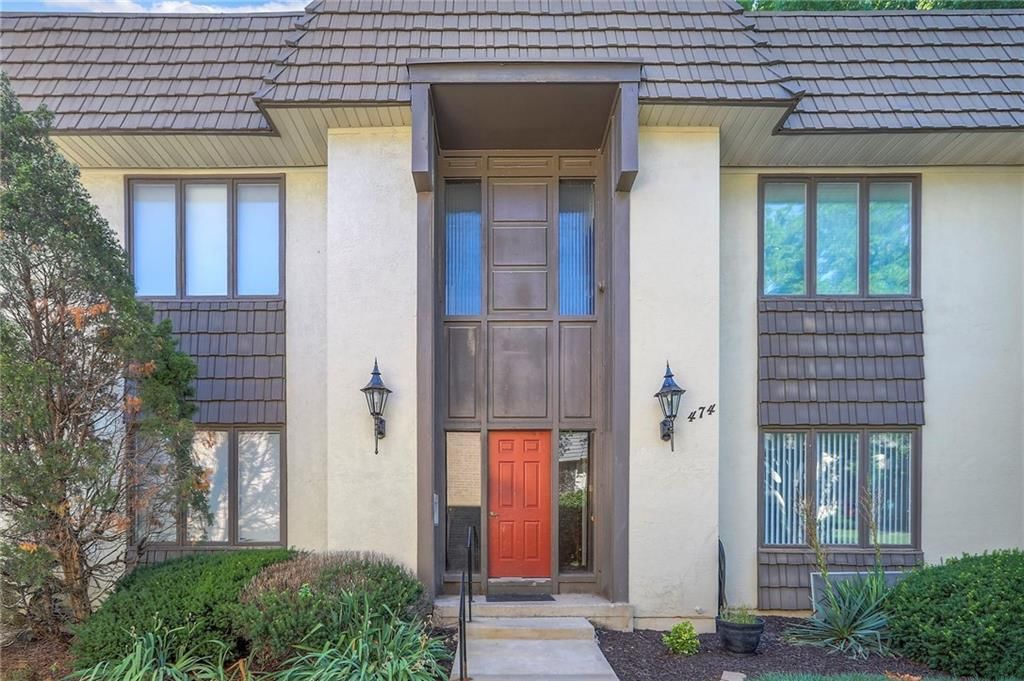 474 W 104th Street, Kansas City, MO