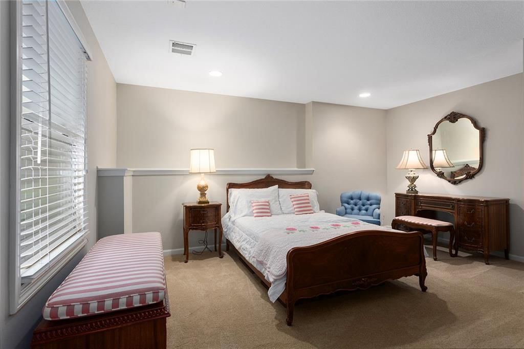 6008 N Norton Avenue — photo 23