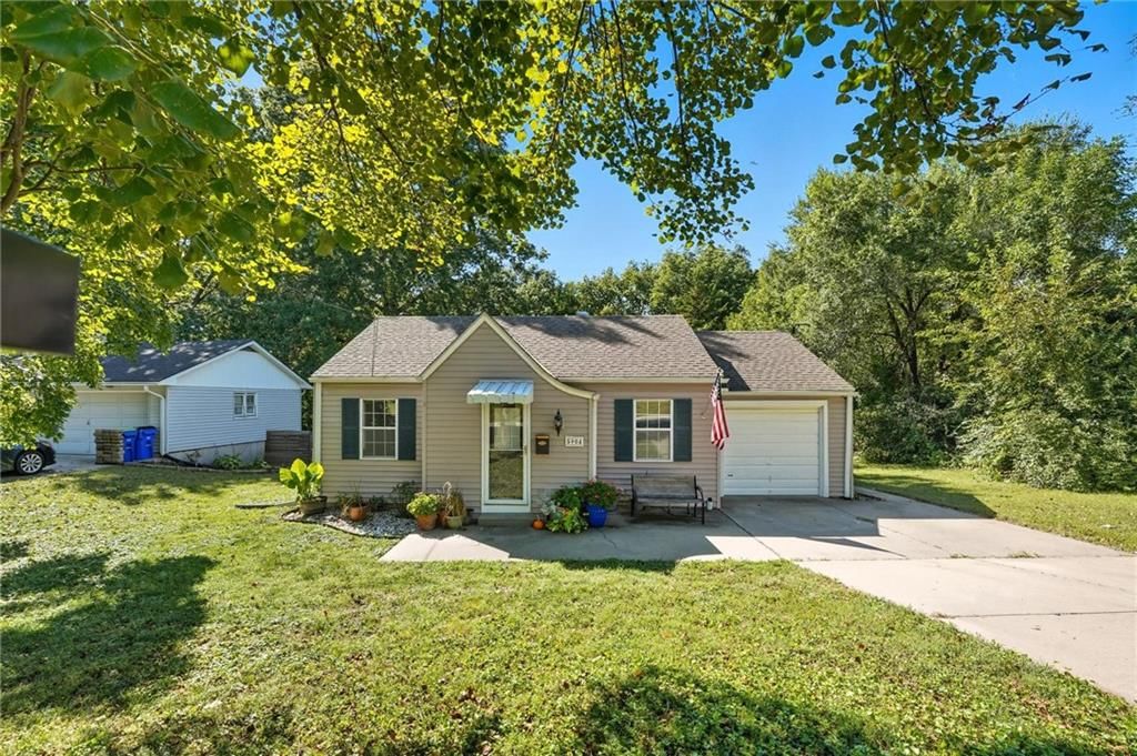 5904 Stearns Street — photo 2