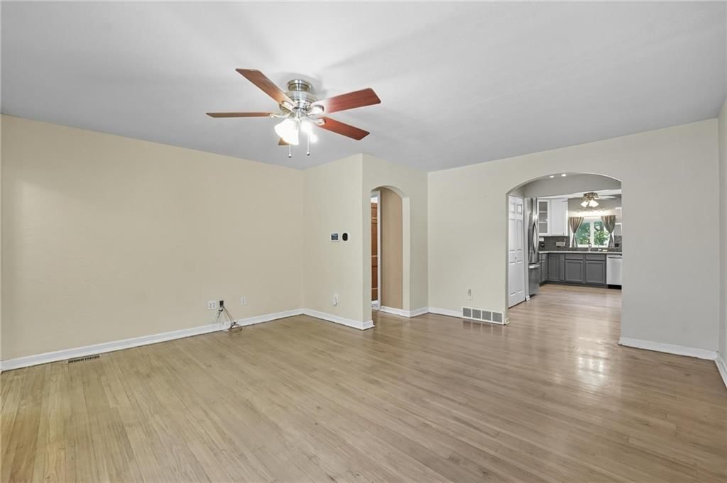5904 Stearns Street — photo 3