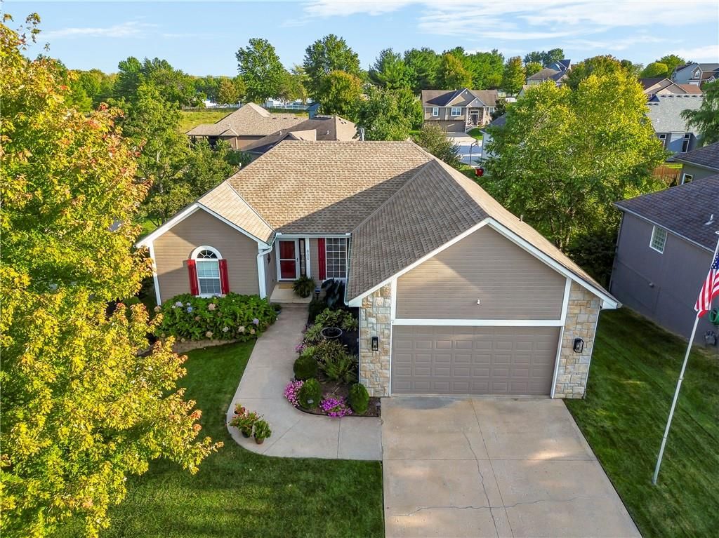 809 NW Poplar Court — photo 36