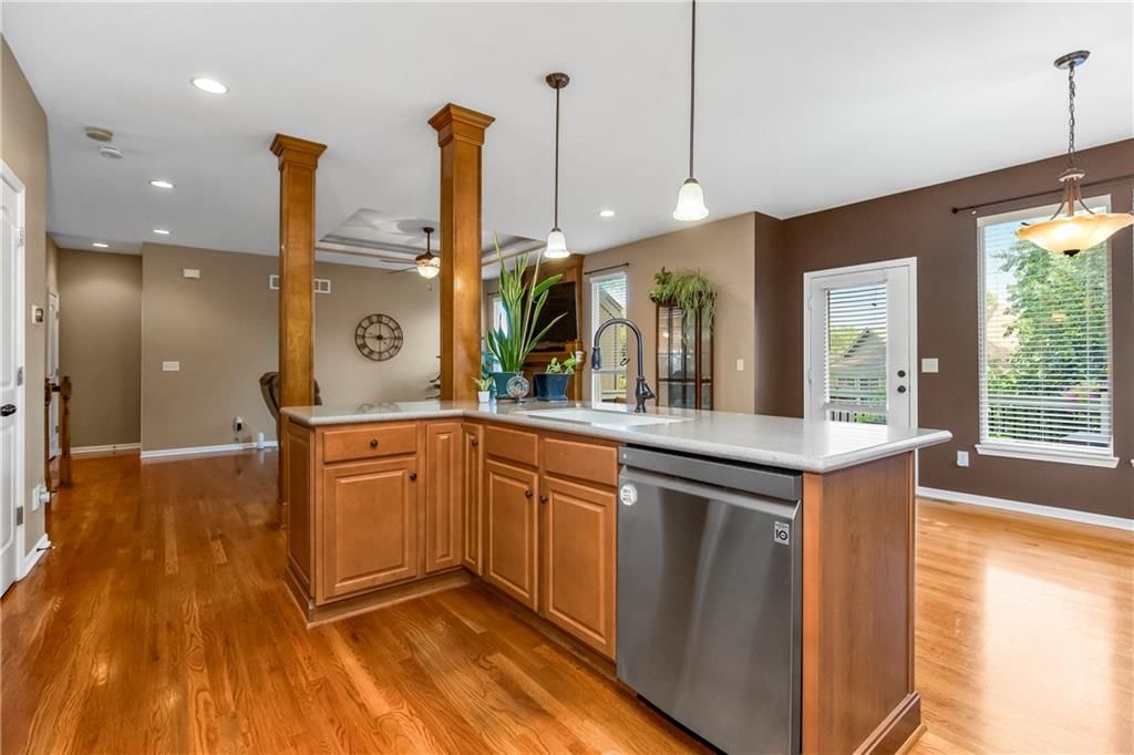 809 NW Poplar Court — photo 8