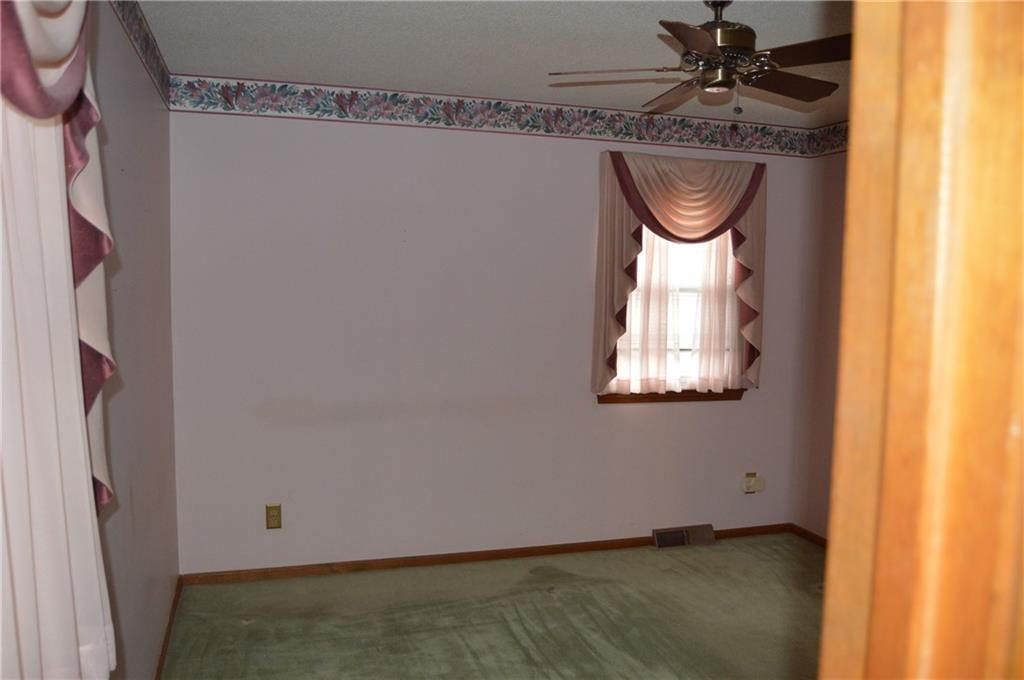 8912 N Grand Avenue — photo 22