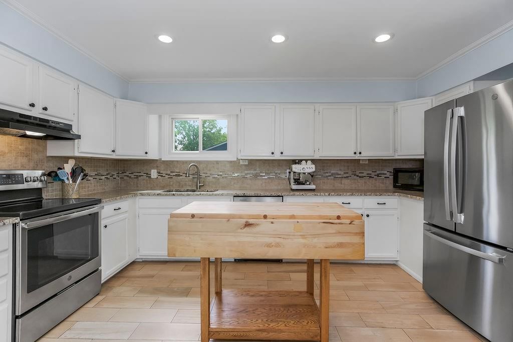 8201 W 86th Street — photo 5