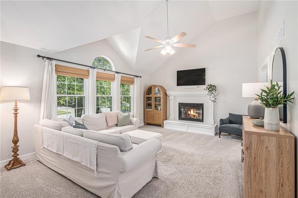 1632 NE Stonewood Drive — photo 4