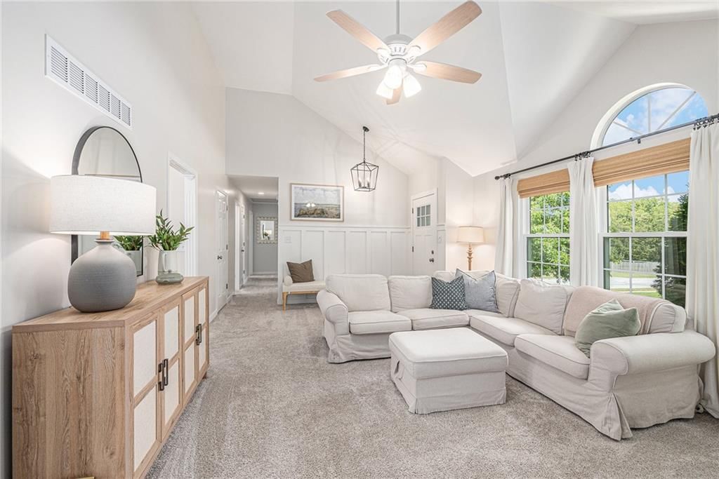 1632 NE Stonewood Drive — photo 5