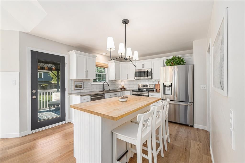 1632 NE Stonewood Drive — photo 10