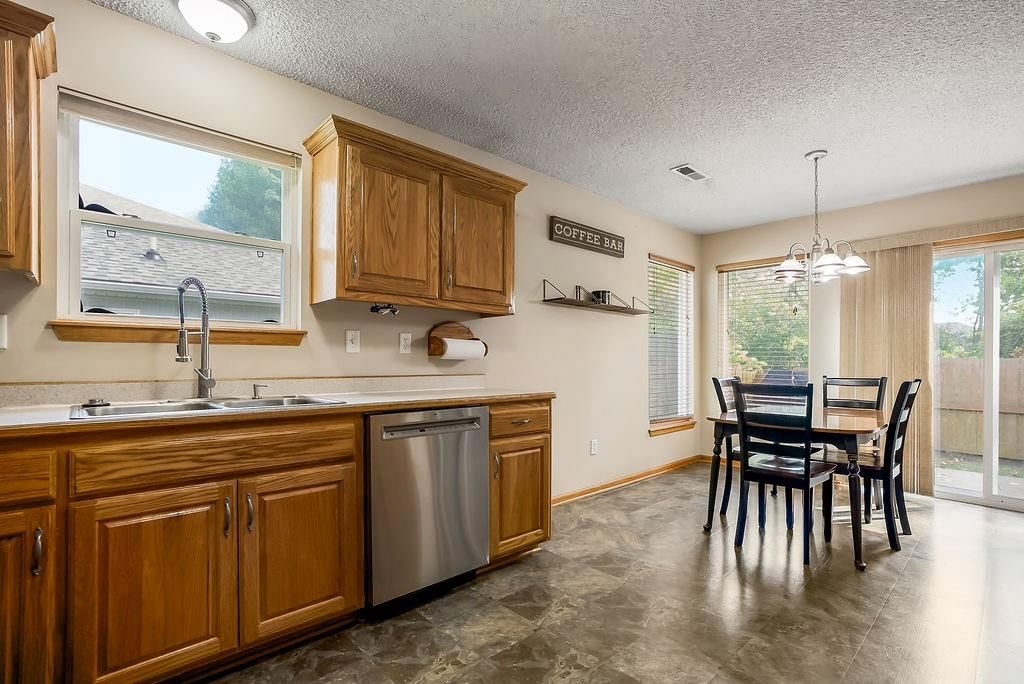 501 SW Creek Ridge Drive — photo 13
