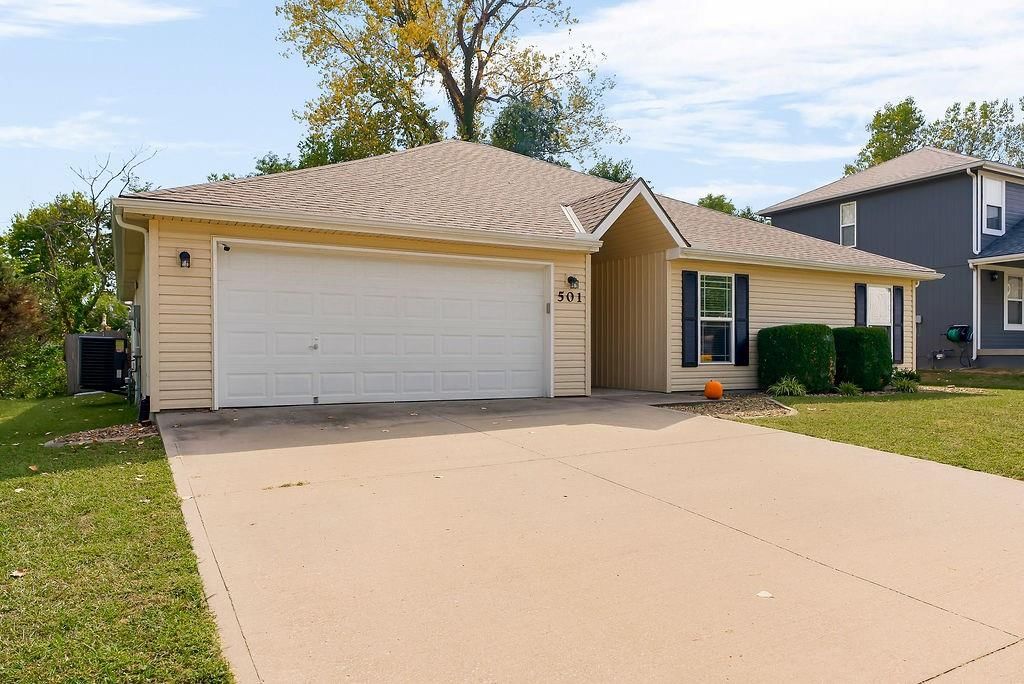 501 SW Creek Ridge Drive — photo 3