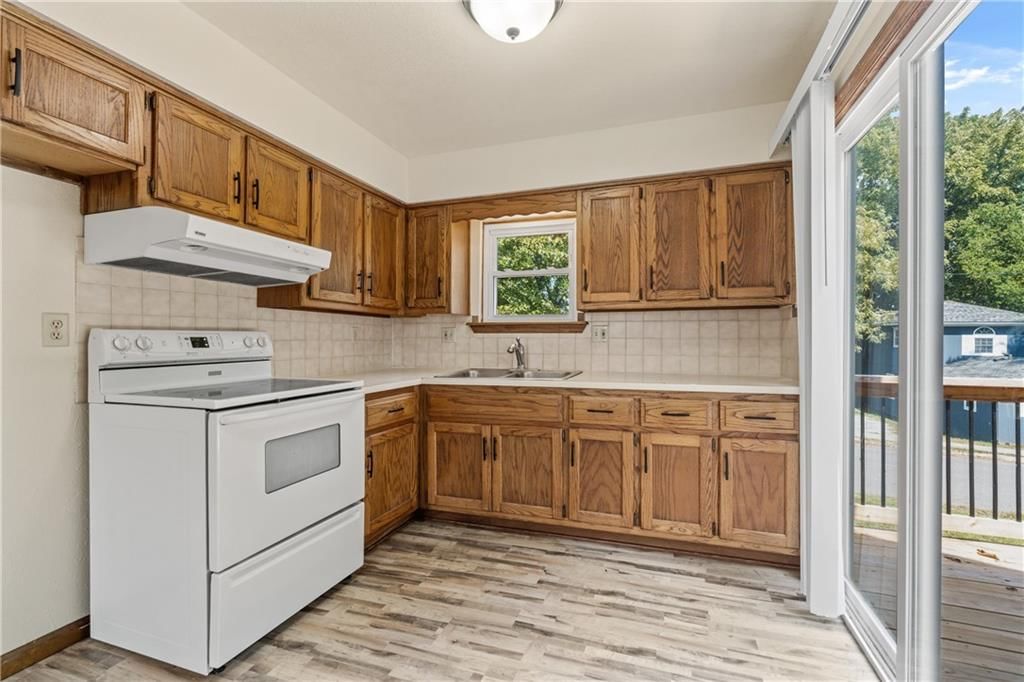 307 N Bradley Street — photo 12