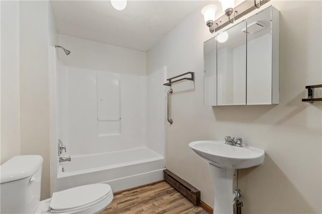307 N Bradley Street — photo 16