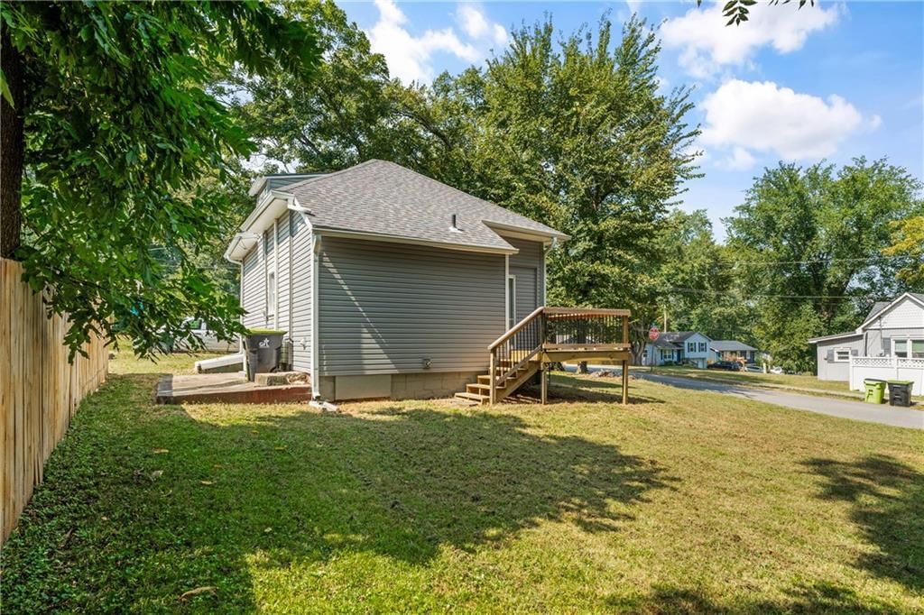 307 N Bradley Street — photo 31
